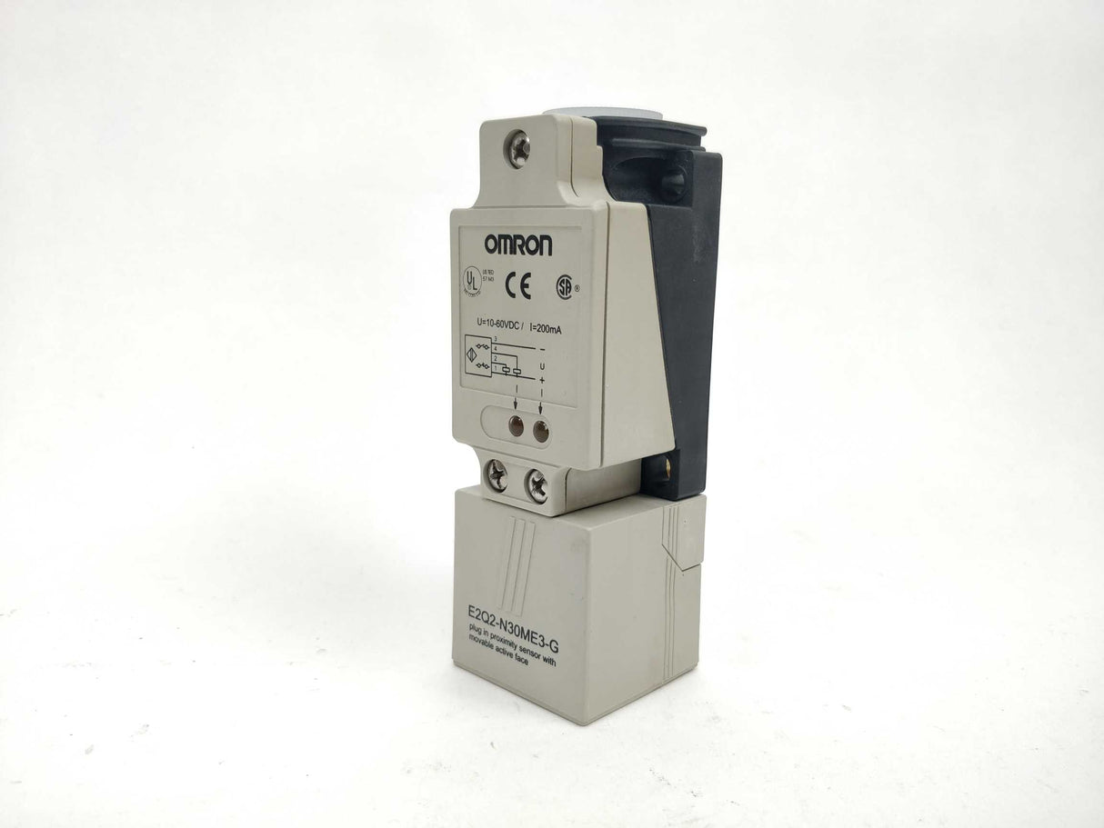 OMRON E2Q2-N30ME3-G Plug in proximity sensor