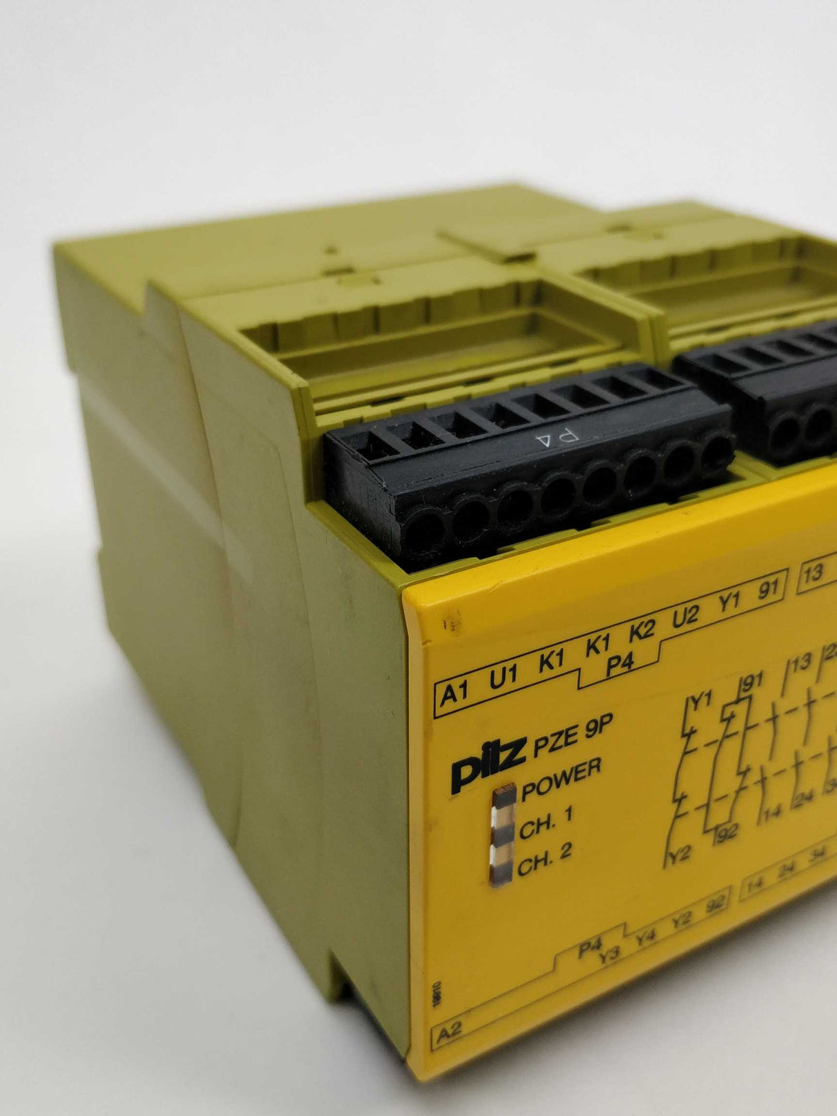 Pilz 777140 PZE 9P Safety relay