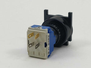 eao 61-1300.0 Pushbutton with 61-8410.22 Contact Block