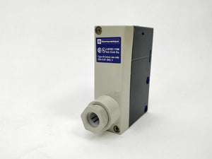TELEMECANIQUE XUJ-T700318 Photoelectric Sensor