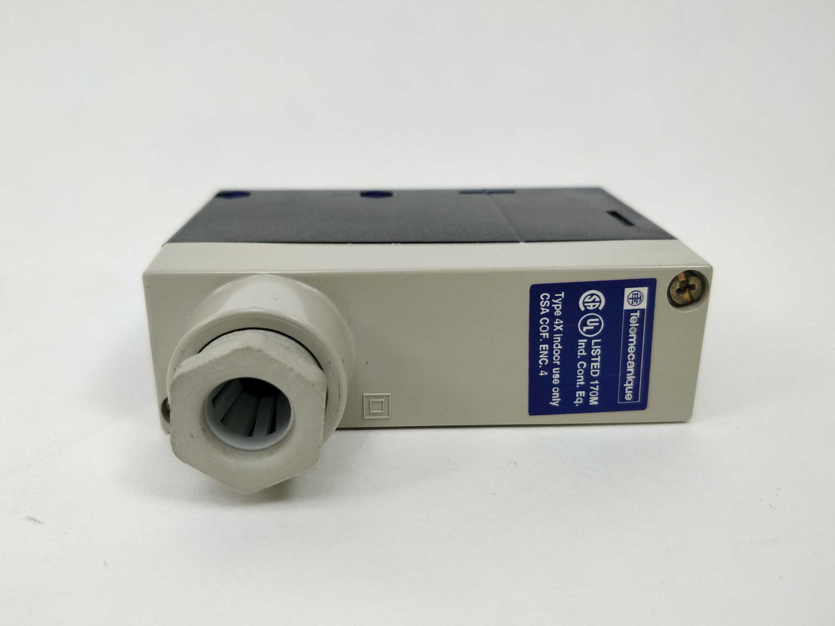 TELEMECANIQUE XUJ-T700318 Photoelectric Sensor