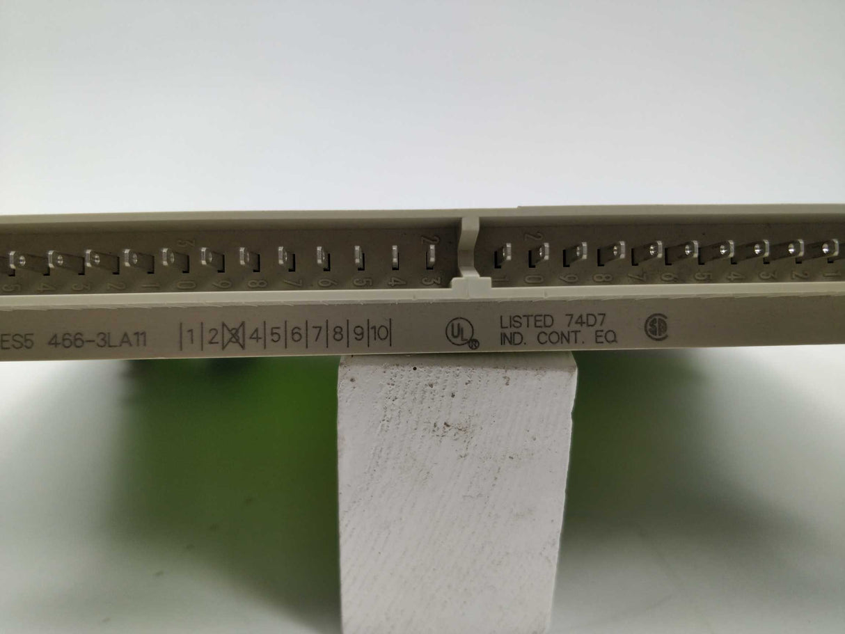 Siemens 6ES5466-3LA11 Analog module
