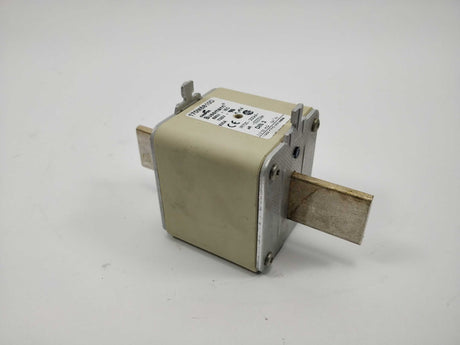 Cooper Bussmann 170M6810D FUSE 630A 690V DIN 3