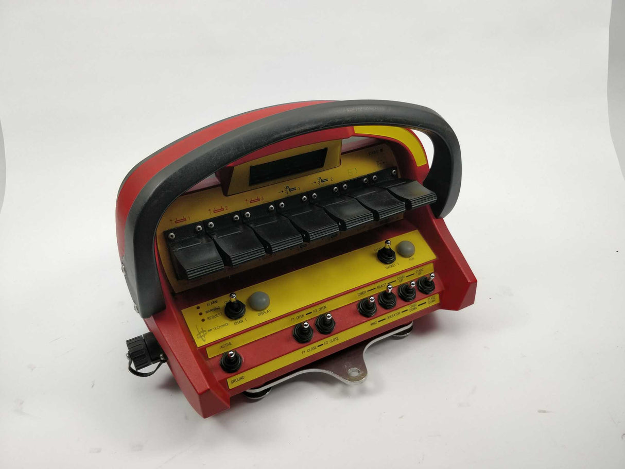 Cavotec MC-3-6 Terminal Remote Control. With MC-LINK-PM. Sold as spare parts.