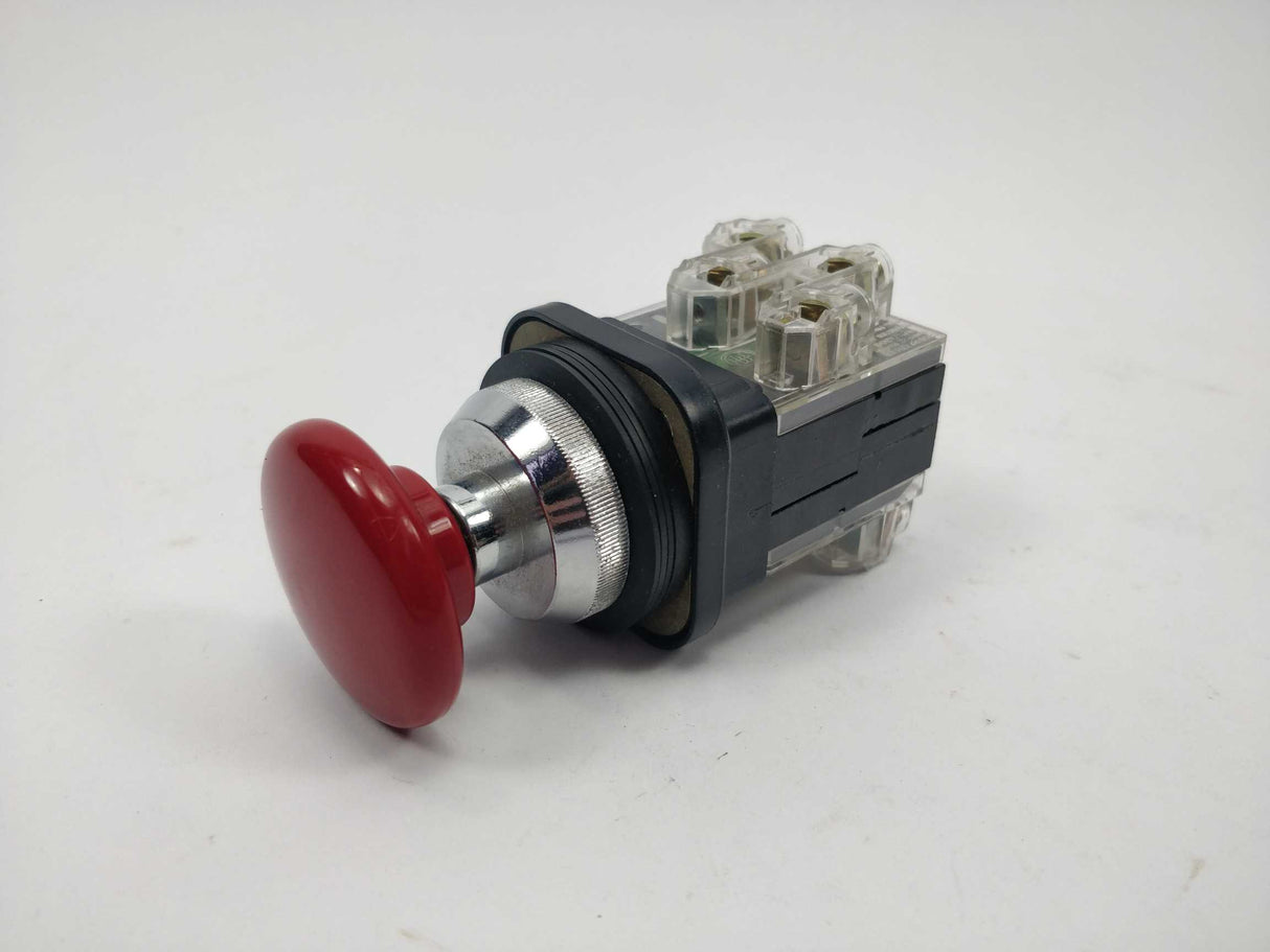 Schneider / Telemecanique XB2MT42 Pushbutton 31258