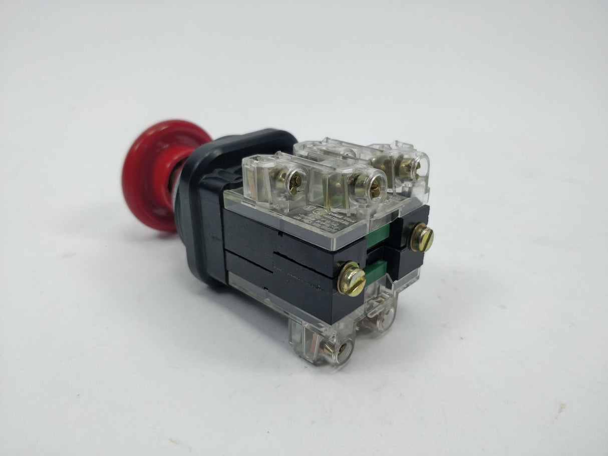 Schneider / Telemecanique XB2MT42 Pushbutton 31258