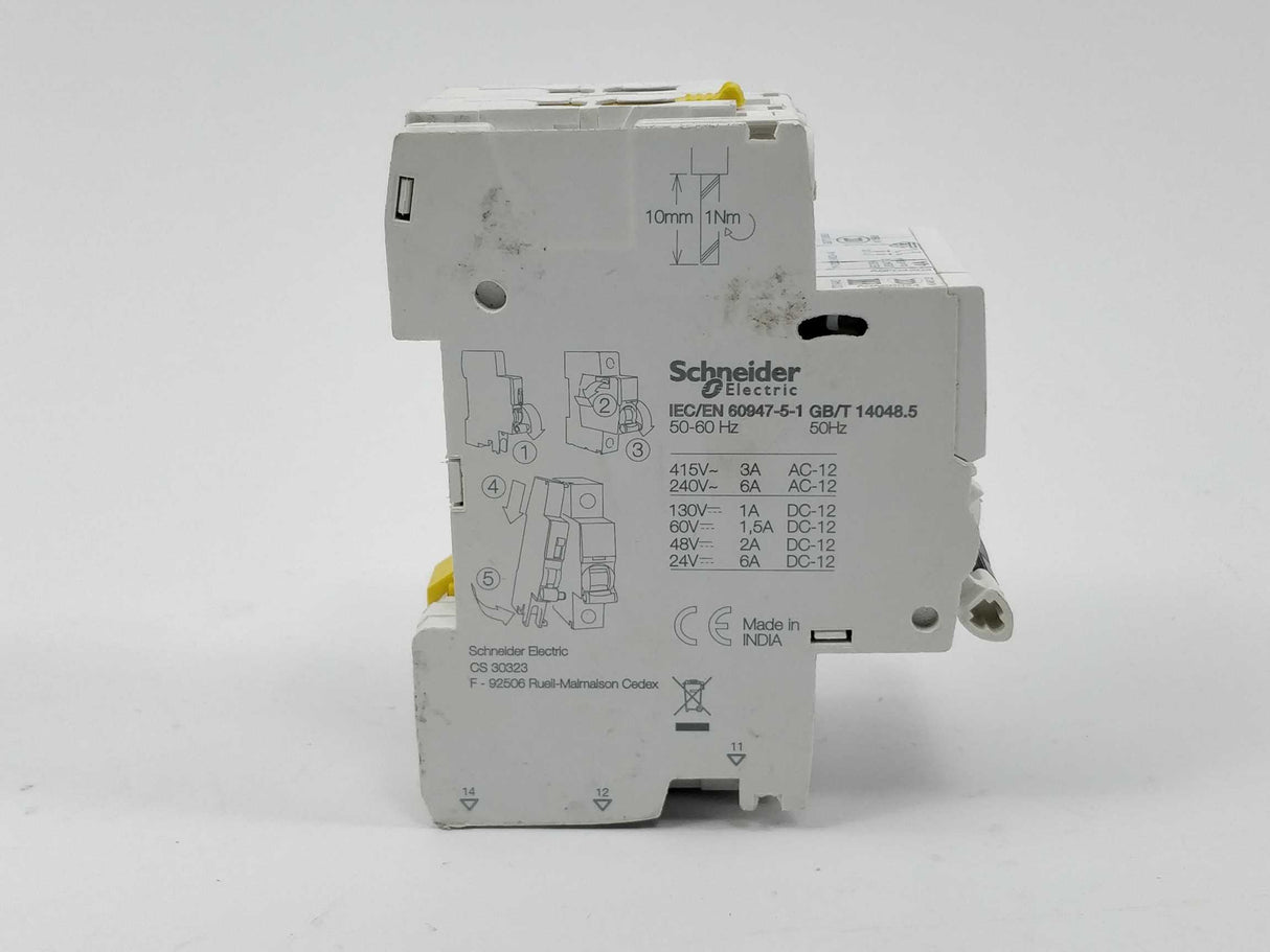 Schneider Electric A9F04204 Miniature Circuit Breaker C 4A With A9A26924