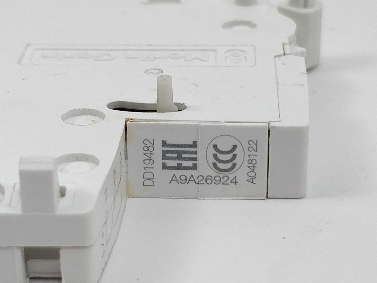 Schneider Electric A9A26924 Acti9 Auxiliary Contact iOF 7 Pcs.