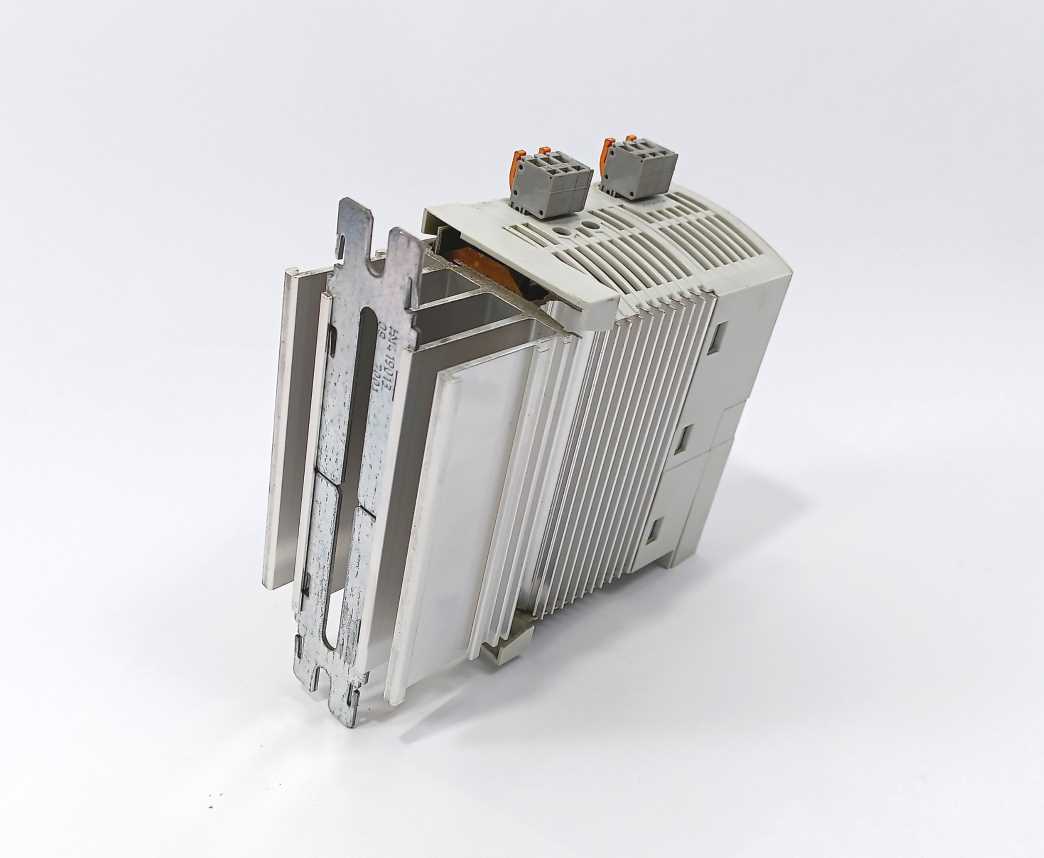 LENZE E82EV371S2B 00450736 8200 vector 230/240V E82EV371_2B