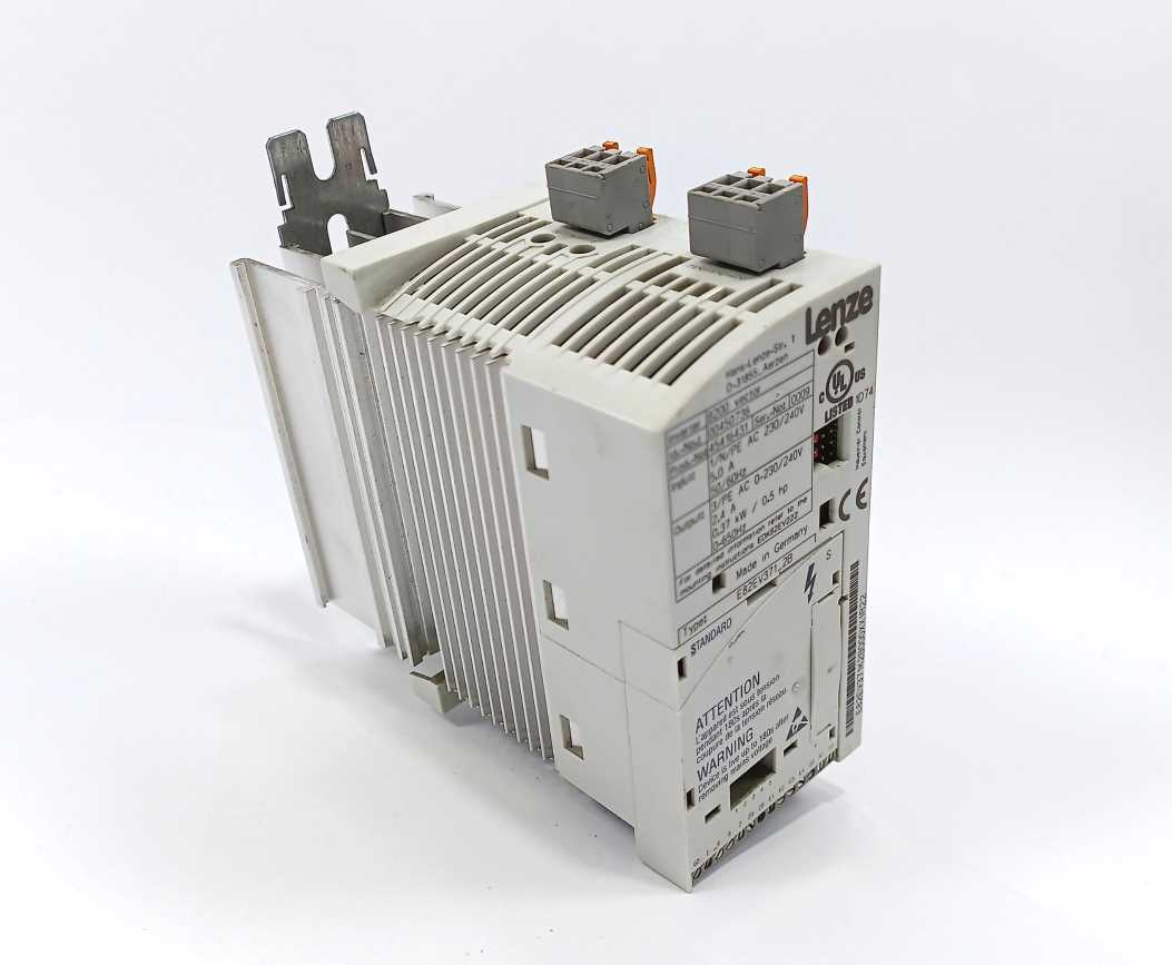 LENZE E82EV371S2B 00450736 8200 vector 230/240V E82EV371_2B