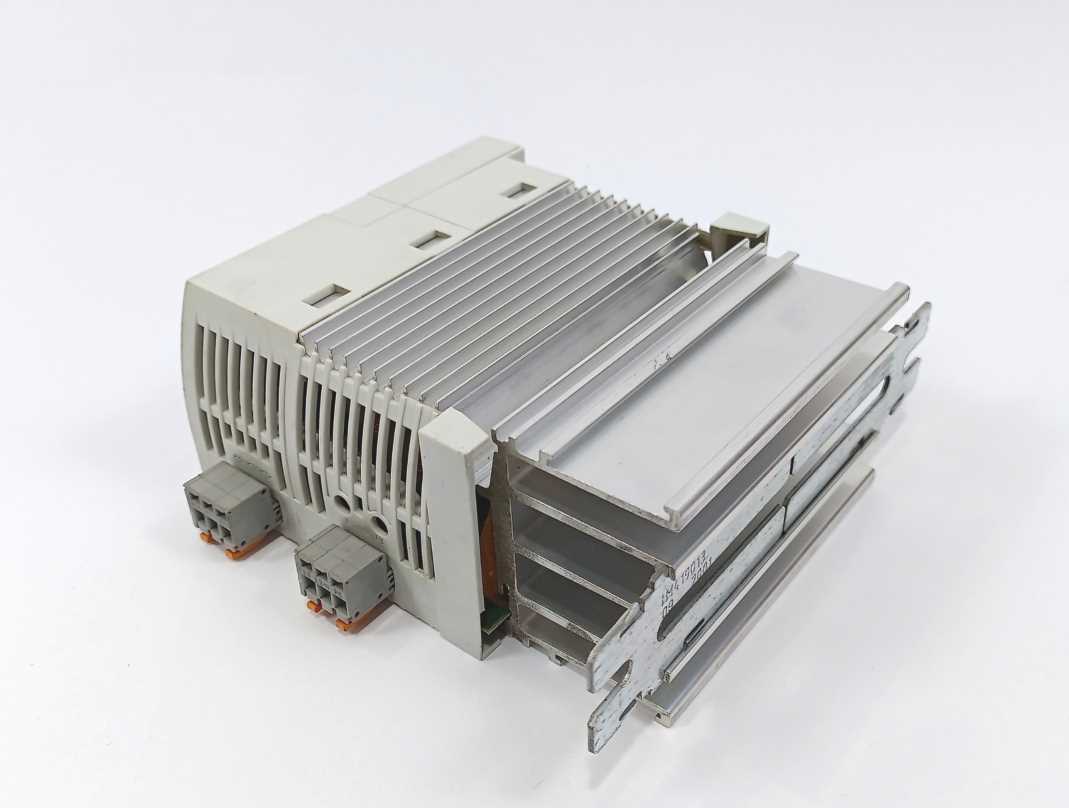 LENZE E82EV371S2B 00450736 8200 vector 230/240V E82EV371_2B