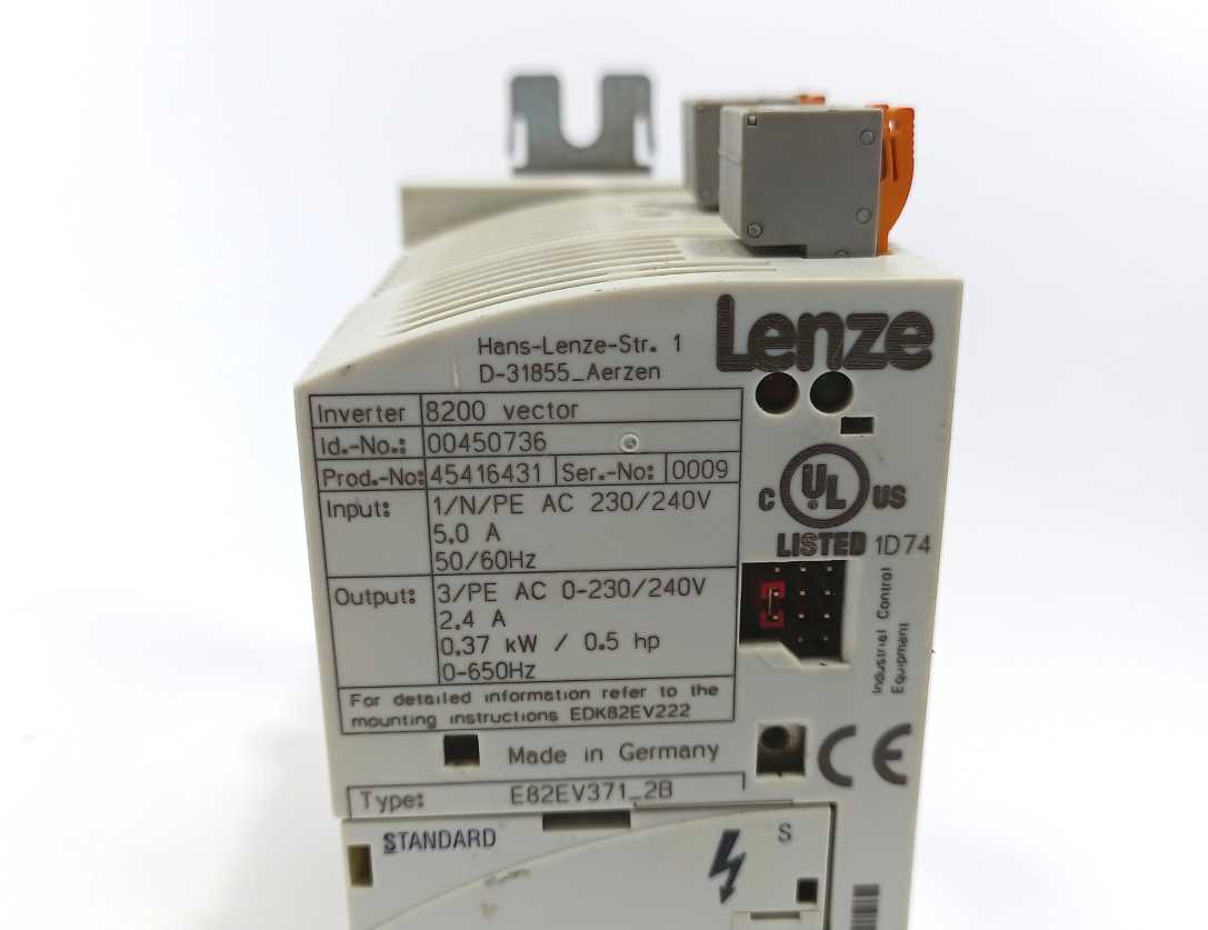 LENZE E82EV371S2B 00450736 8200 vector 230/240V E82EV371_2B