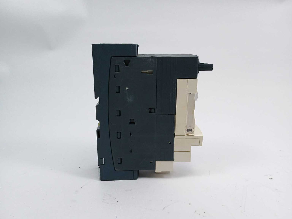 Schneider Electric LUCA12BL With LUB12, LUFN11 and LUA1C11