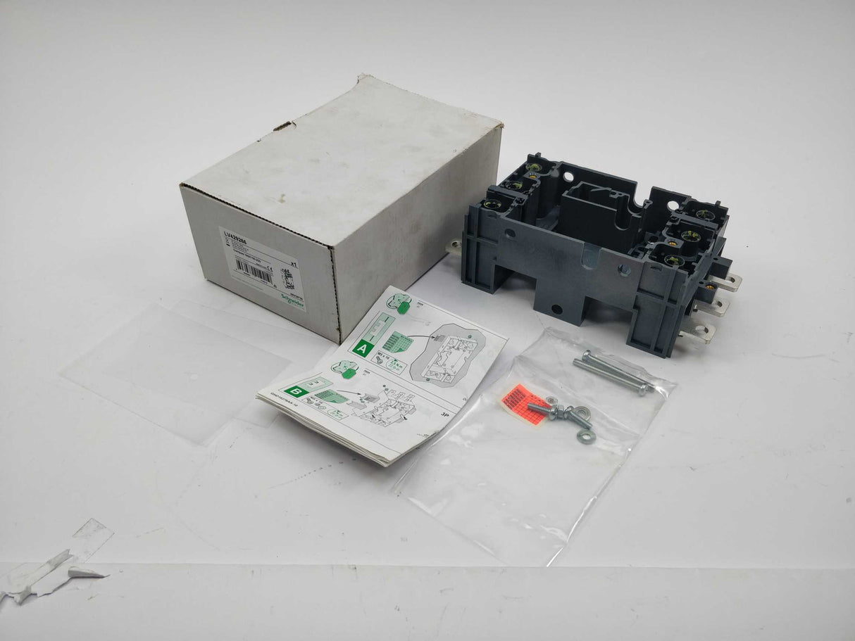Schneider Electric LV429266 Plug in base, 3 poles