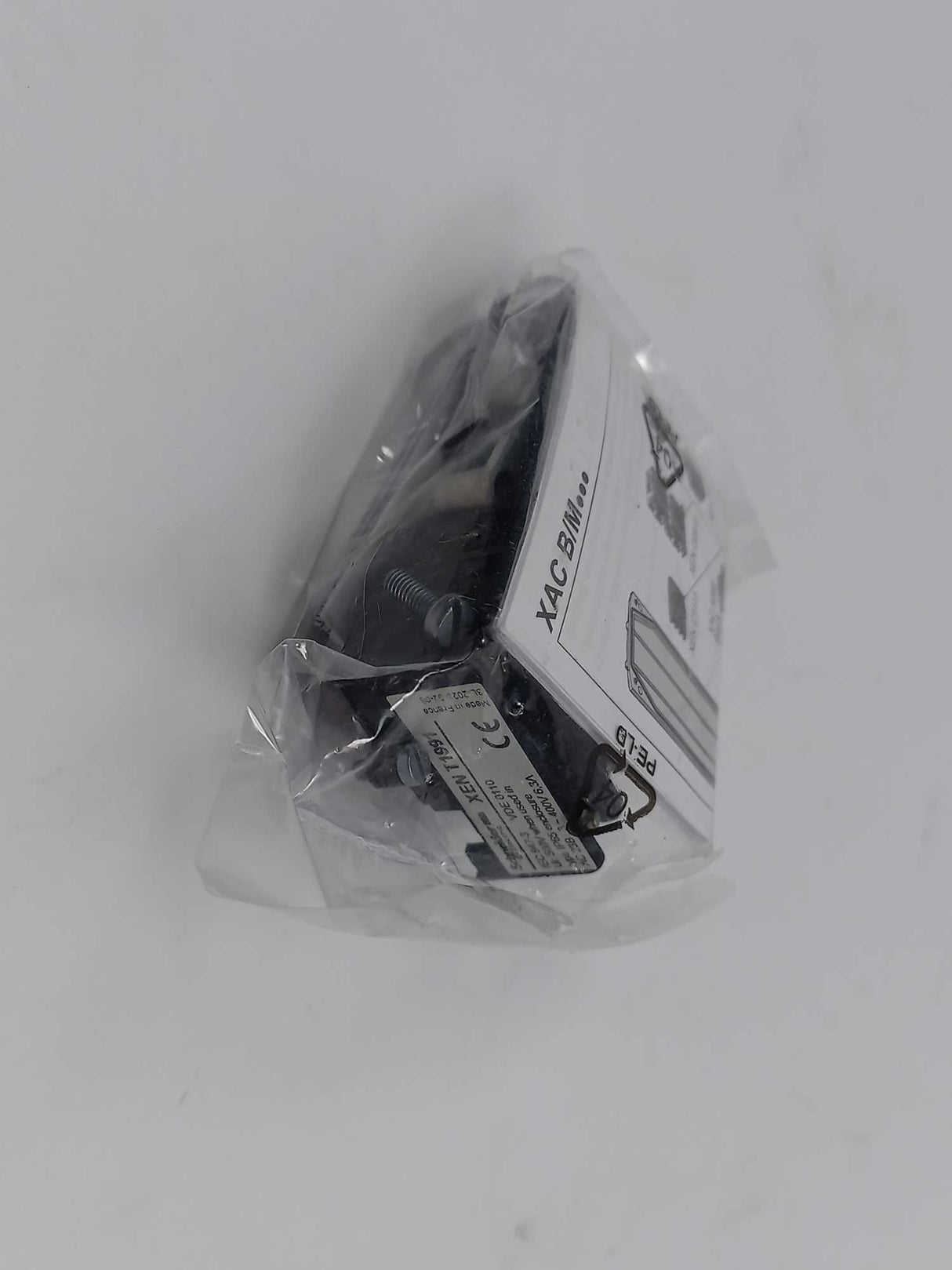 Schneider Electric XACS399 Isolating Block