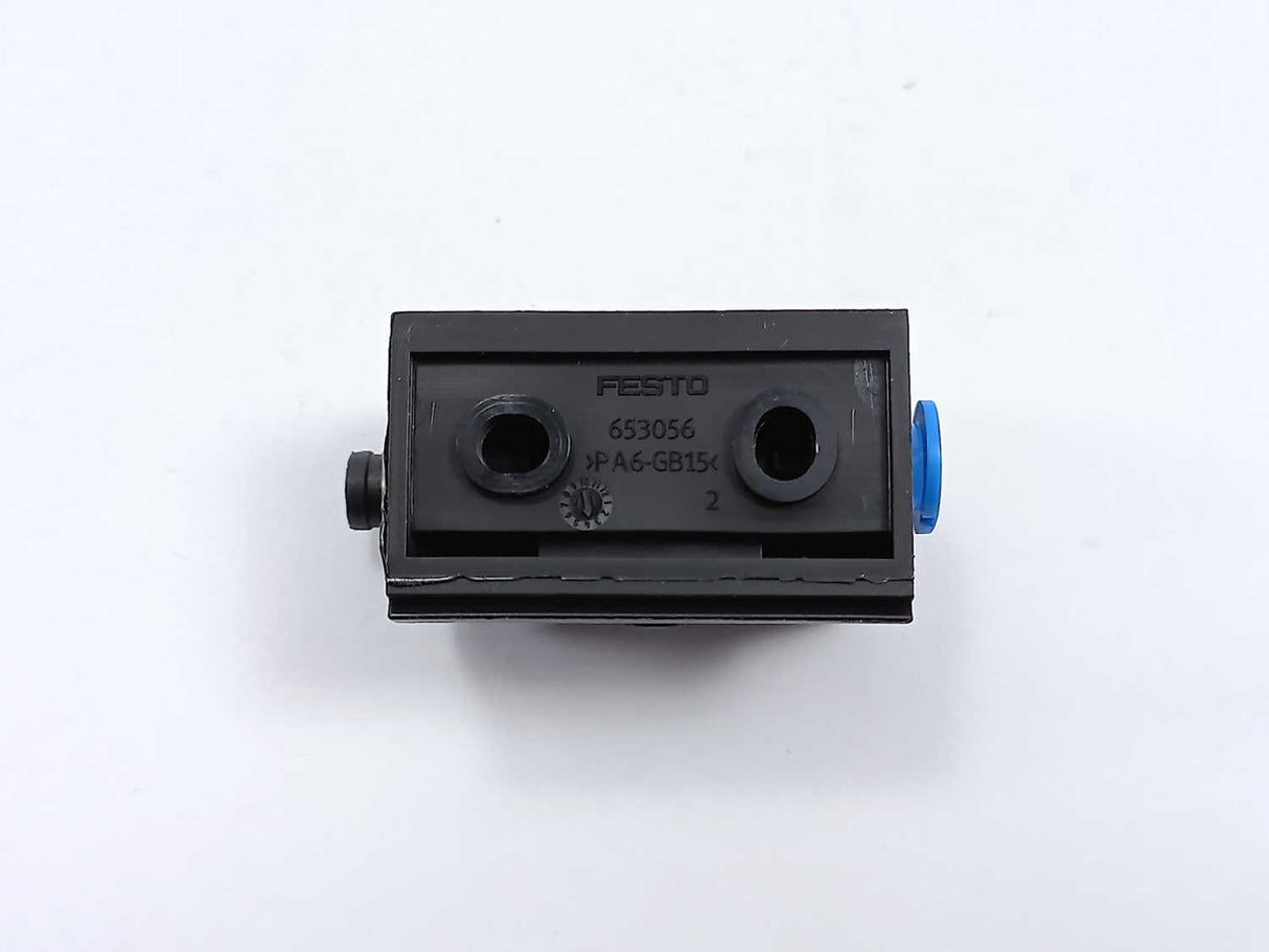 Festo SDE5-D10-O-Q6E-P-M8 Pressure Sensor with 653056