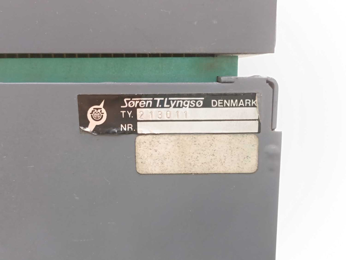 Soren T.Lyngso 213011 26-Slot Rack