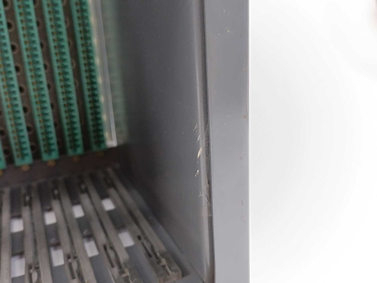 Soren T.Lyngso 213011 26-Slot Rack