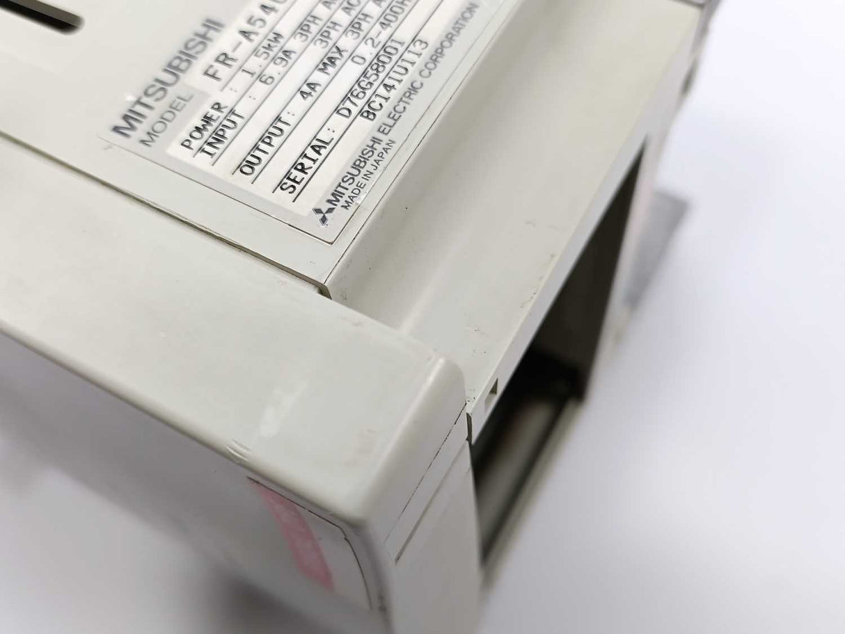 Mitsubishi FR-A540-1.5K-82 FREQROL-A500 Inverter & FR-DU04 Control Panel