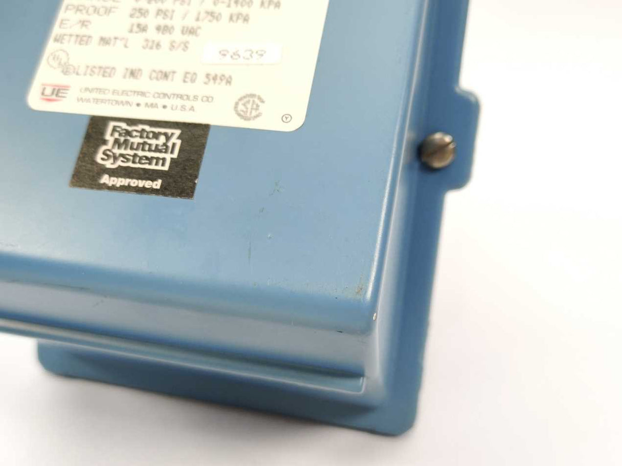 UE United Electric J402-358 Pressure and Temperature Switch