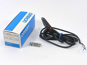 OMRON E3X-DA41 Photoelectric Switch 12-24 VDC, 2m