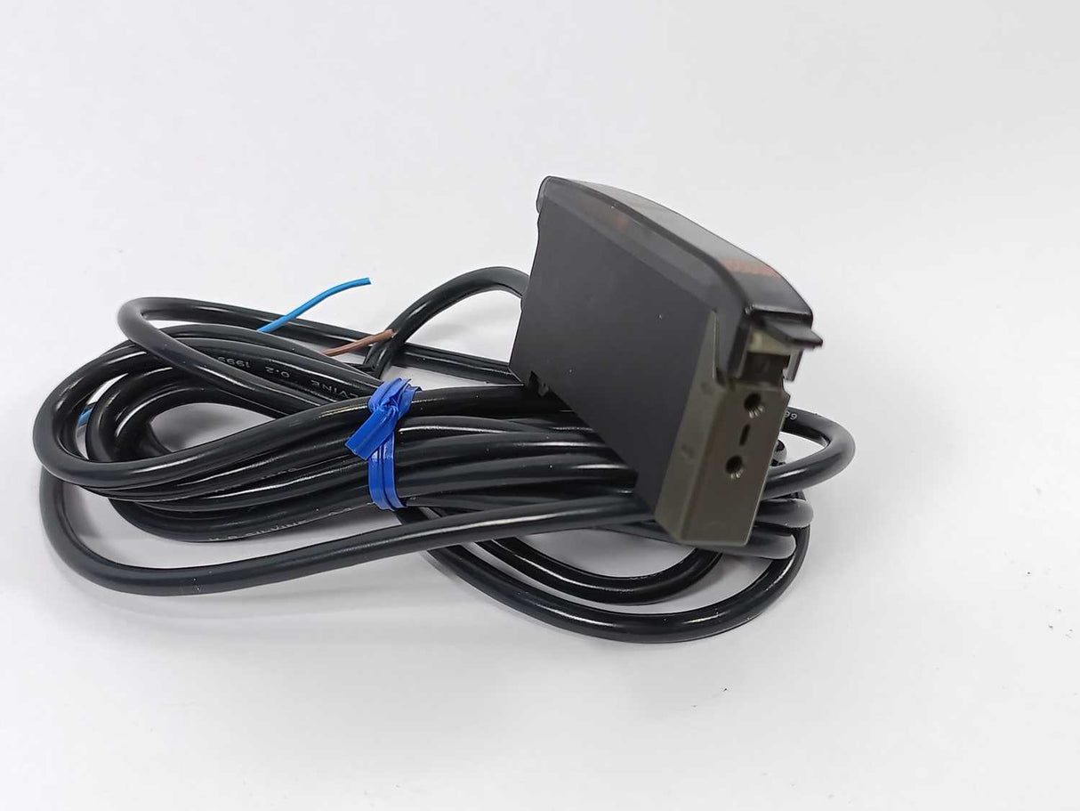 OMRON E3X-DA41 Photoelectric Switch 12-24 VDC, 2m