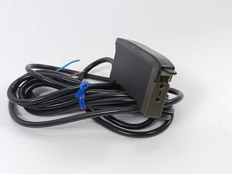 OMRON E3X-DA41 Photoelectric Switch 12-24 VDC, 2m