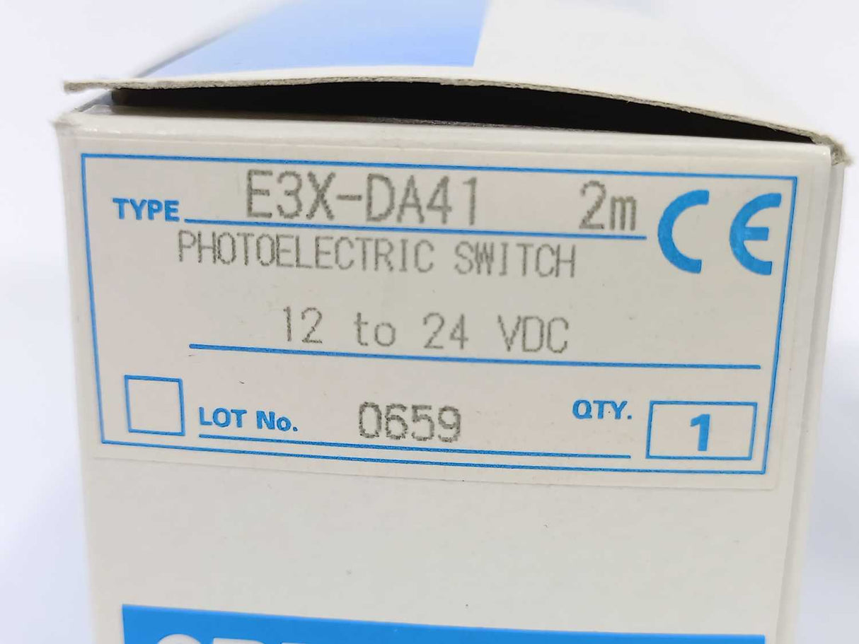 OMRON E3X-DA41 Photoelectric Switch 12-24 VDC, 2m