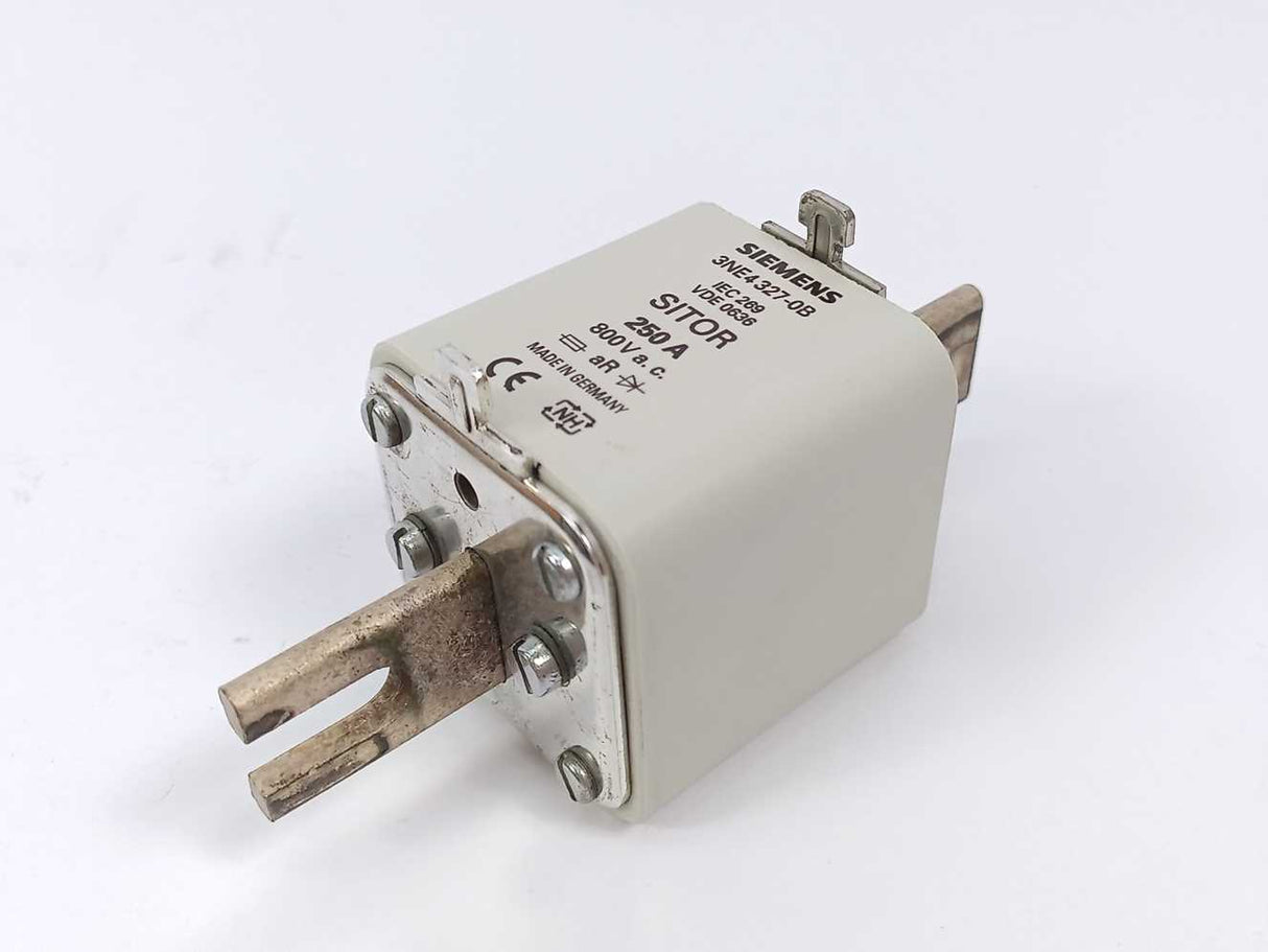 Siemens 3NE4 327-0B SITOR fuse link 250A 800VAC 3 Pcs.