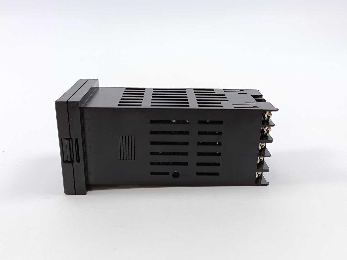 OMRON E5CK-AA1-500 Digital Controller