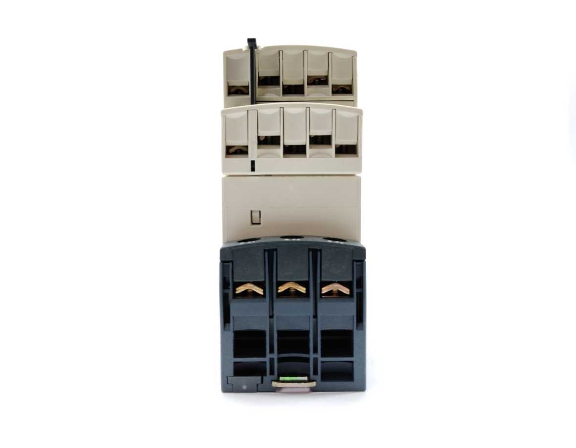 Schneider Electric LUCA05BL Standard Control Unit with LUB12
