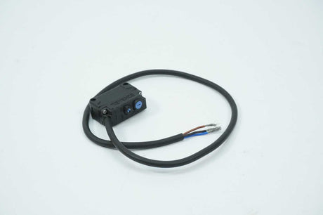KEYENCE  PZ-62P Square Retro-reflective M8 Connector Type