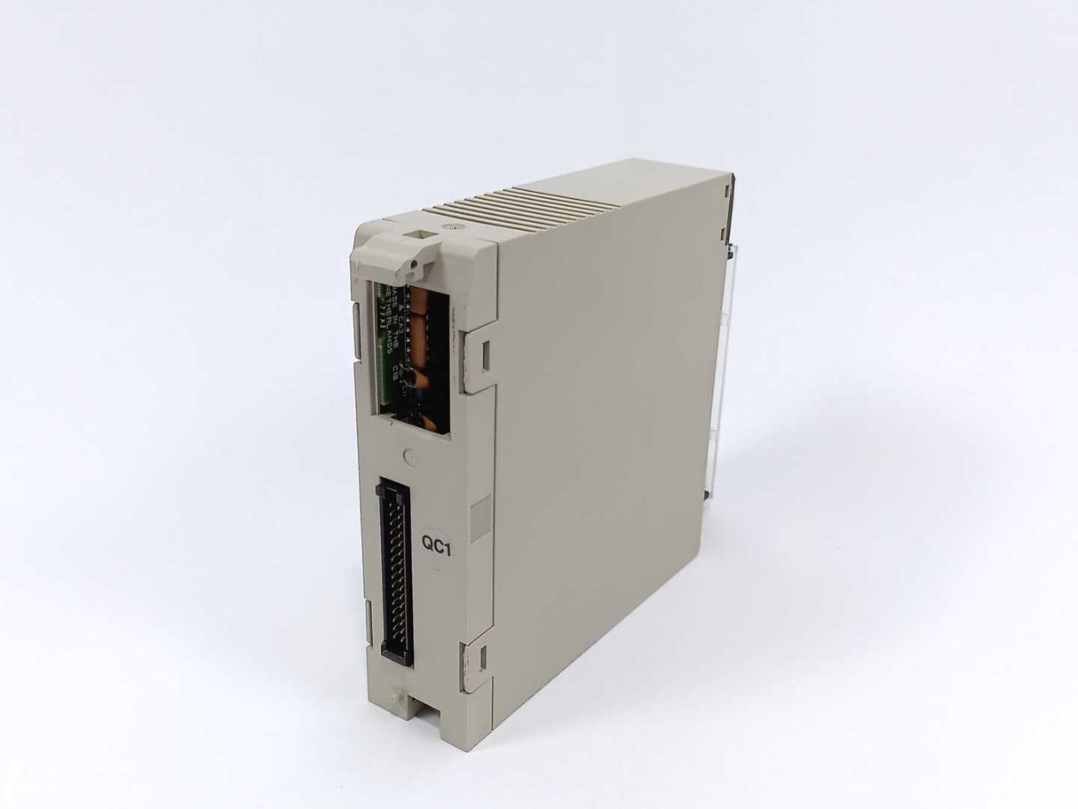 OMRON C200H-OC226N Output unit