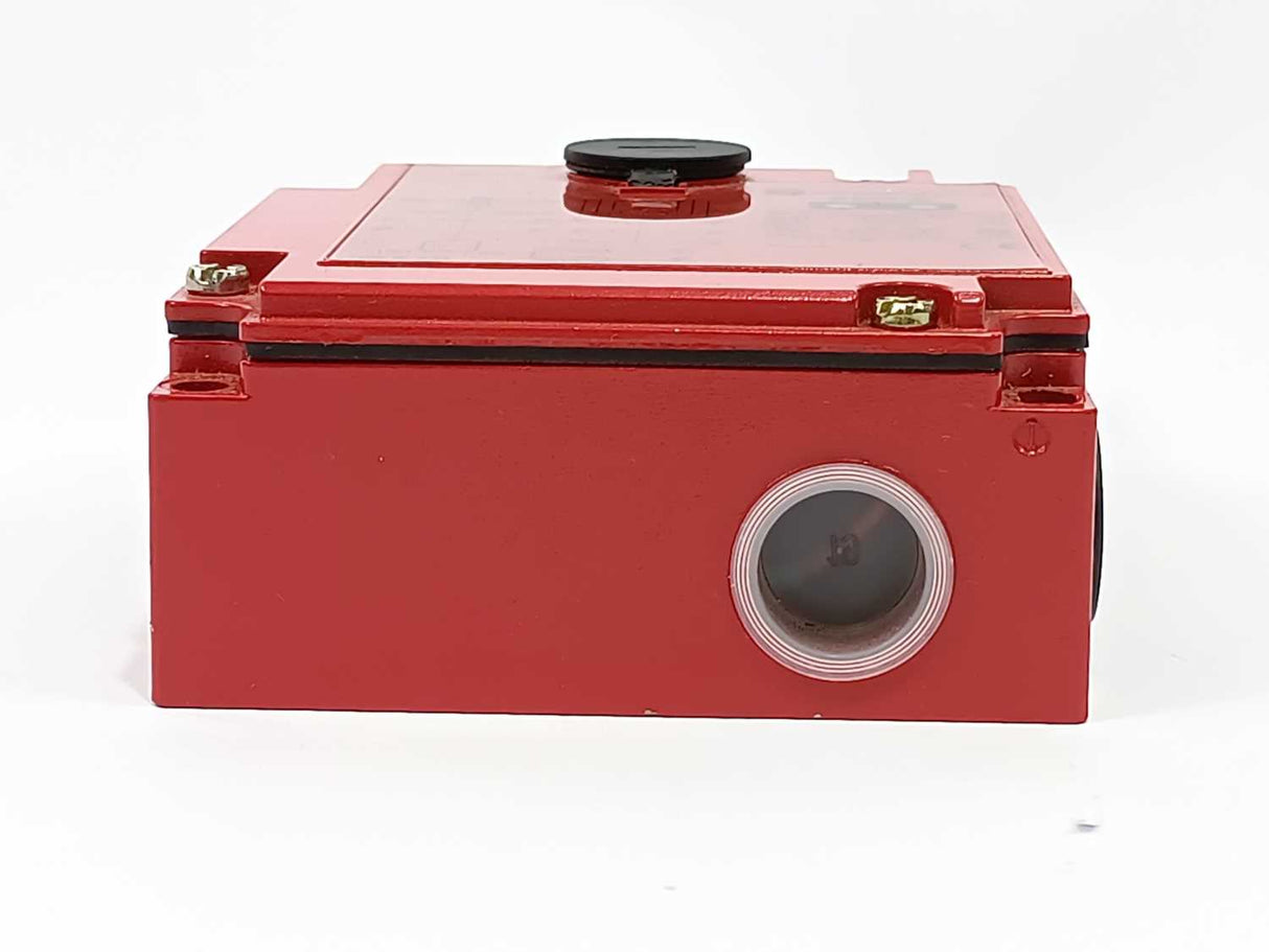 TELEMECANIQUE XCS-E7312 XCS-E Safety Switch