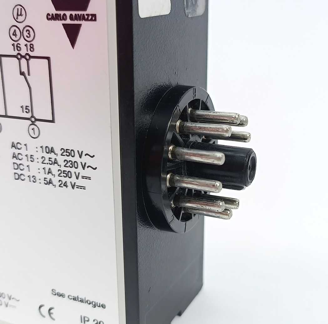 Carlo Gavazzi SV 120 230 COND. LIQUIDS DUAL LEVEL RELAY