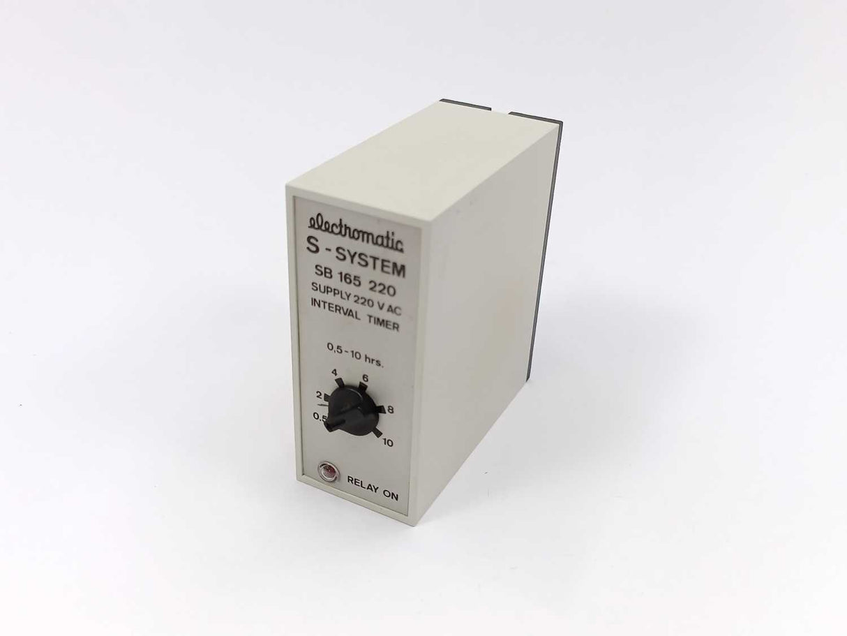 Electromatic SB 165 220 S-System Interval Timer. 0,5-10 hrs.