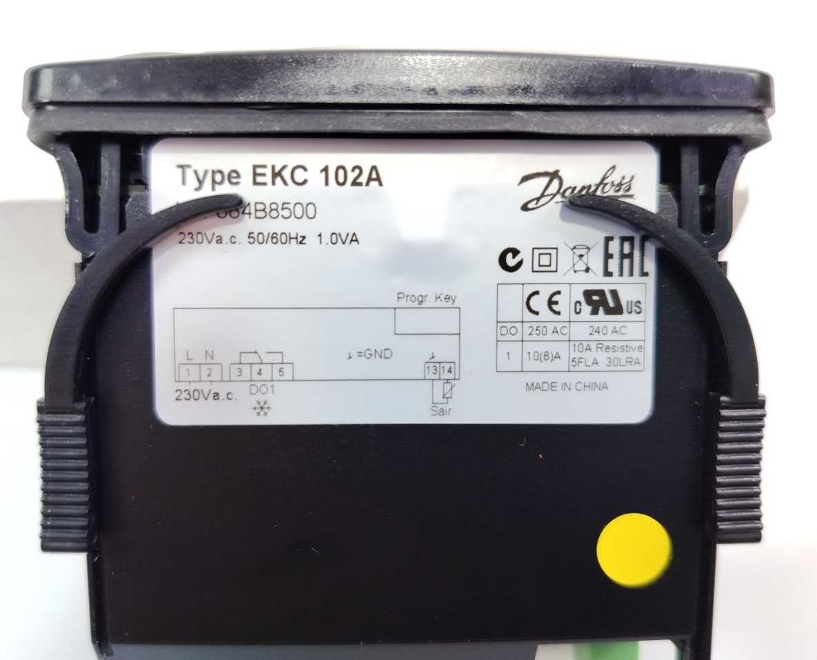 Danfoss 084B8500 EKC 102A ADAP-KOOL Temperature Controller