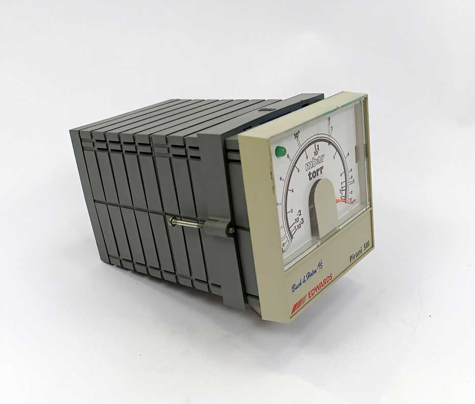 Edwards D39501000 501 MBAR Pirani Pressure Reader