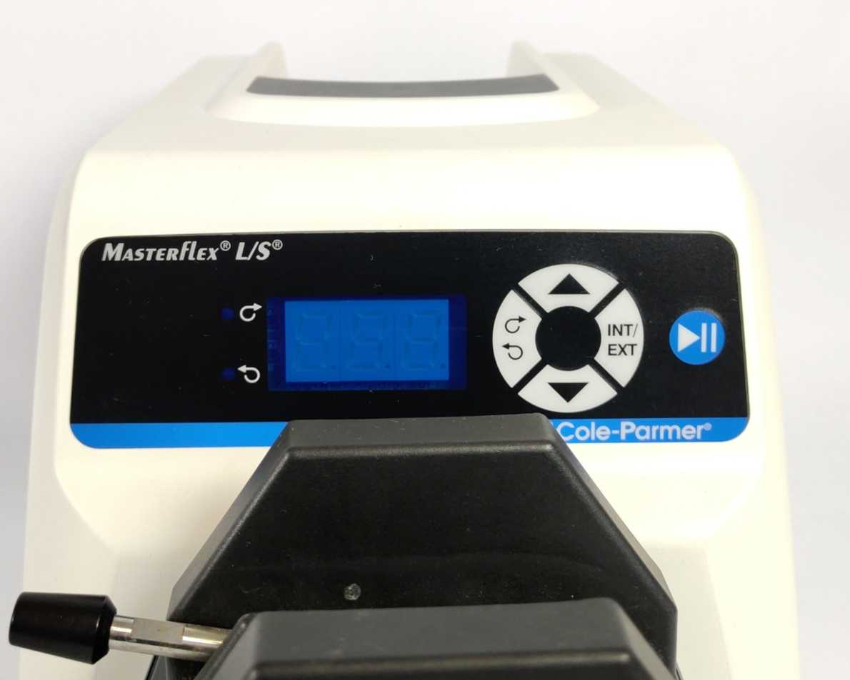 Cole Parmer MasterFlex L/S 7528-20 Peristaltic Pump w/ 2pcs 956-0025 Head