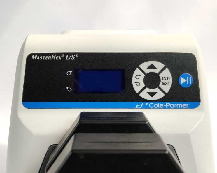 Cole Parmer MasterFlex L/S 7528-20 Peristaltic Pump w/ 2pcs 77200-52 Head