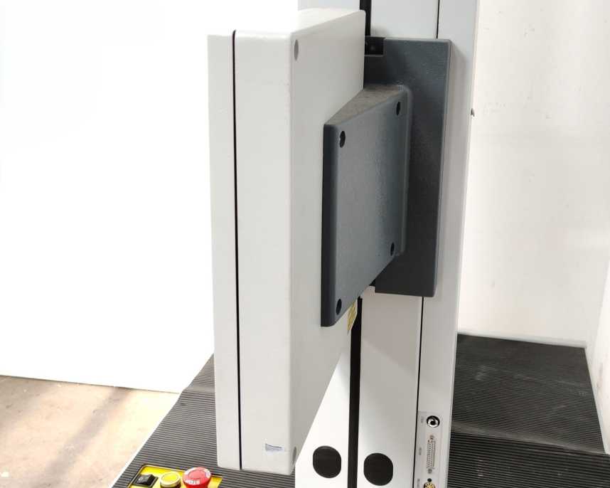 LLOYD INSTRUMENTS LR50K Tension/Compression test frame 50kN, w/ Loadcells