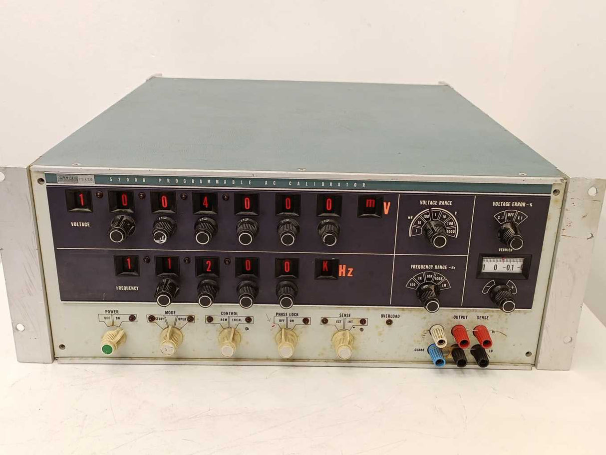 Fluke 5200A Programmable AC Calibrator 1mV to 100V