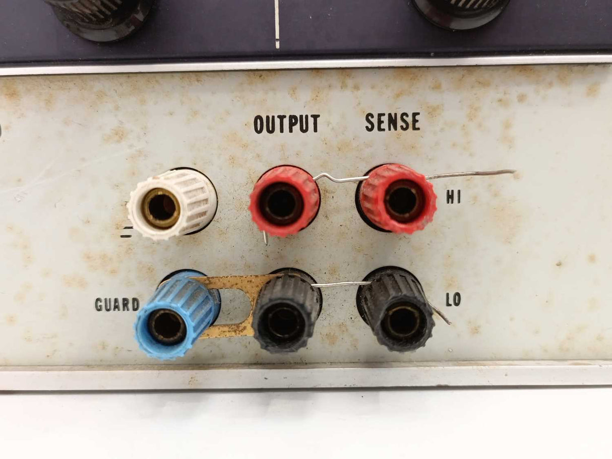Fluke 5200A Programmable AC Calibrator 1mV to 100V