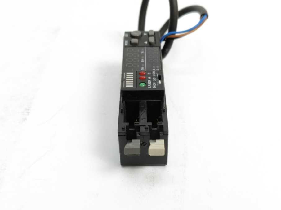 KEYENCE  LV-51MP Digital Laser Sensor