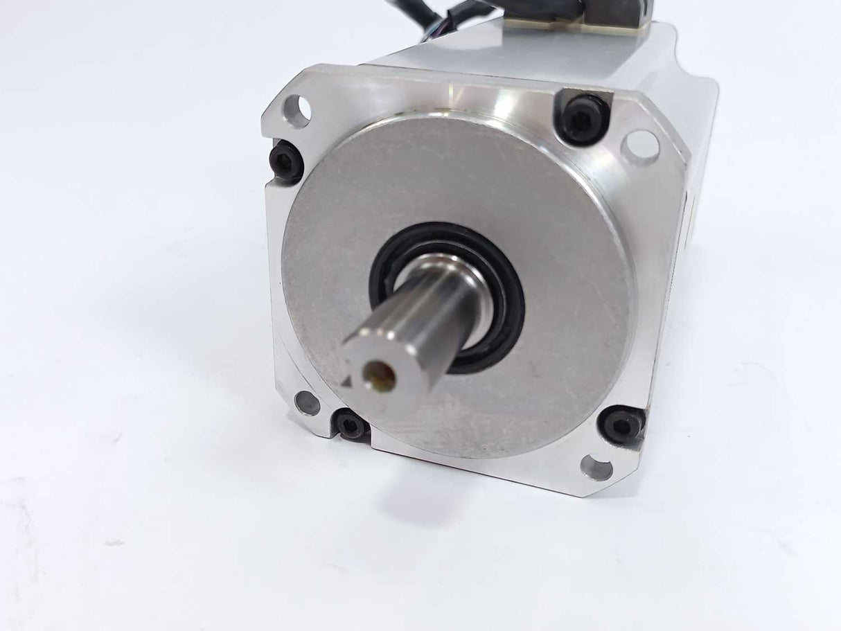 Denso 410622-2090 Servo Motor MUMD102T2U2 1000W Refurbished