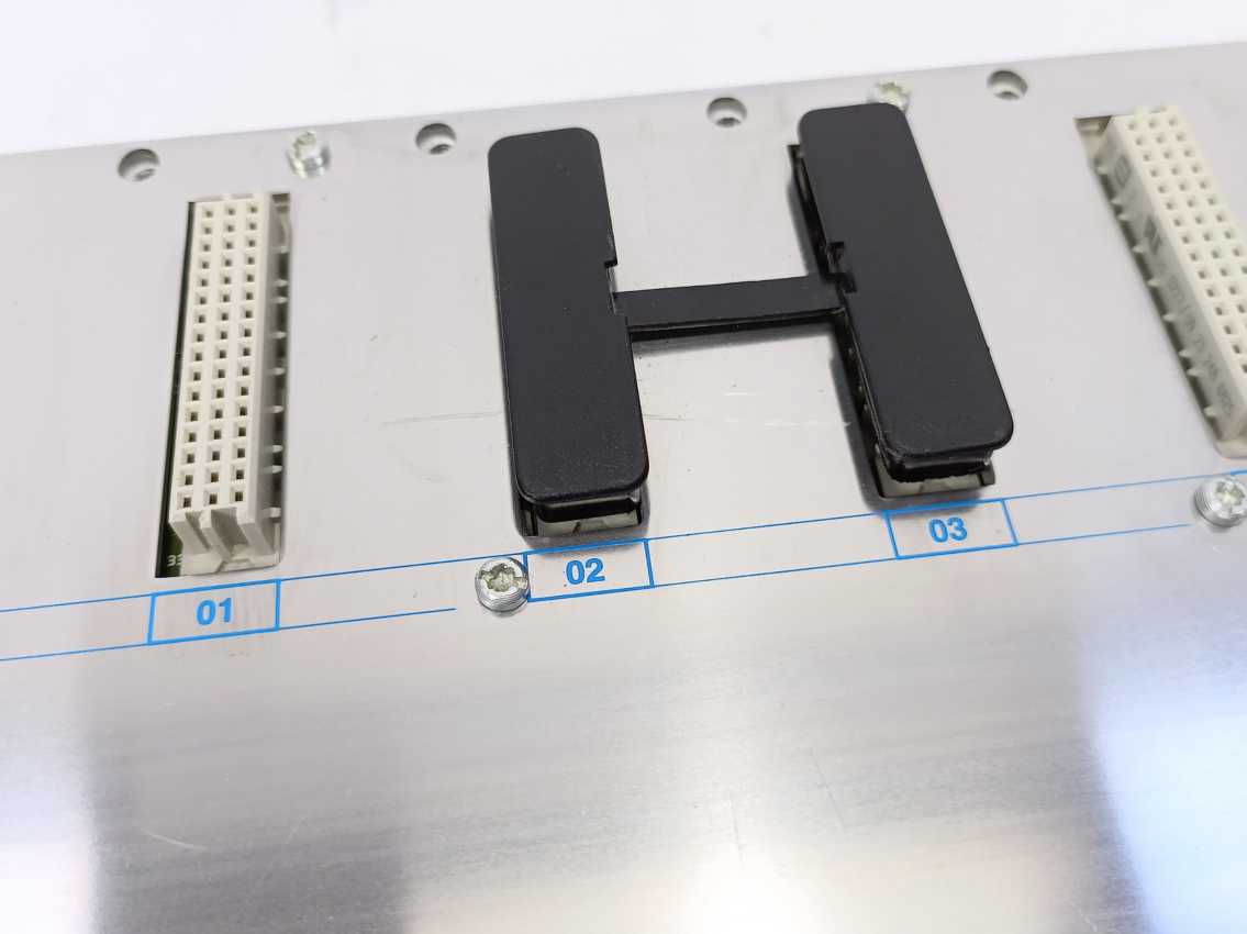 Schneider Electric TSXRKY12 TSX Premium Rack 12 Slots