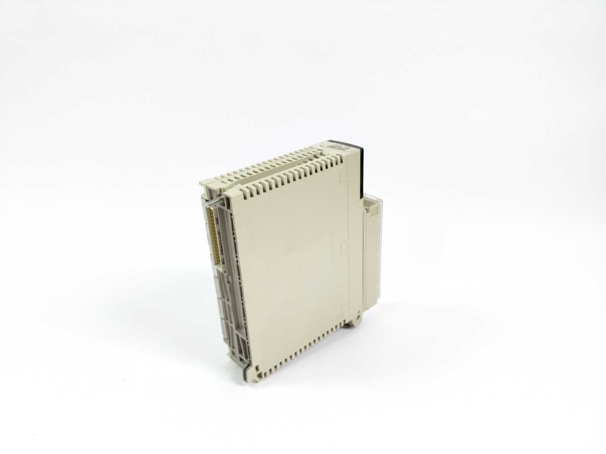 Schneider Electric TSXDEY08D2 With TSXBLY01