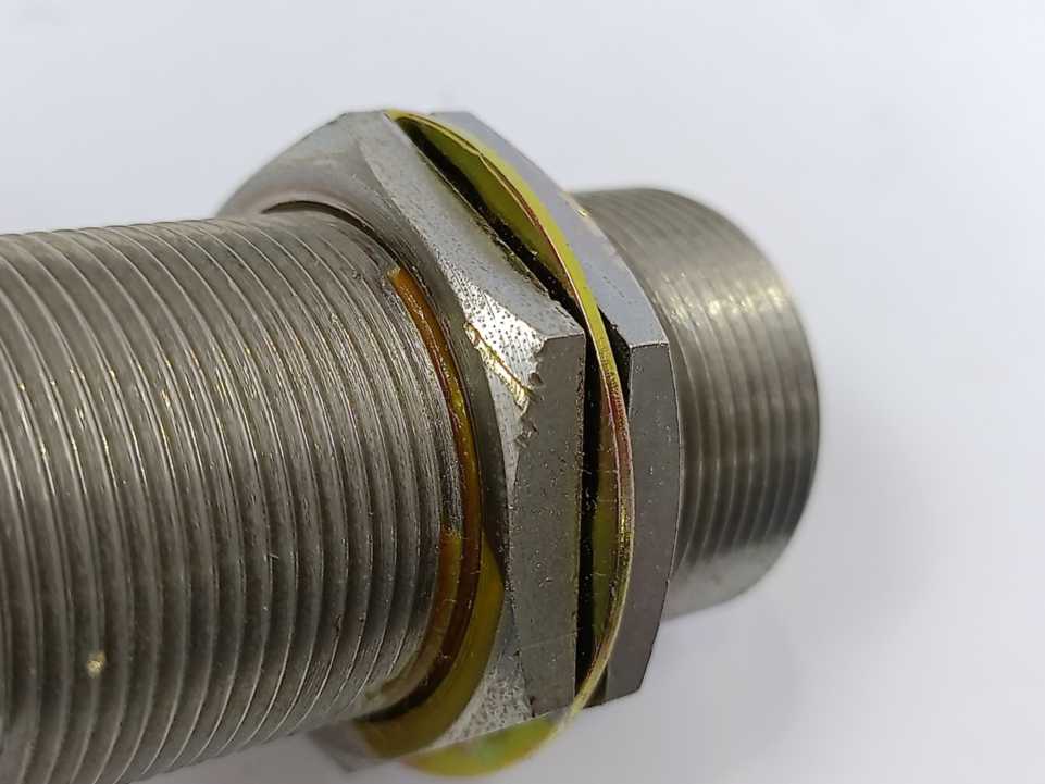 OMRON E2E2-X10Y2-US Proximity Switch 24-240VAC