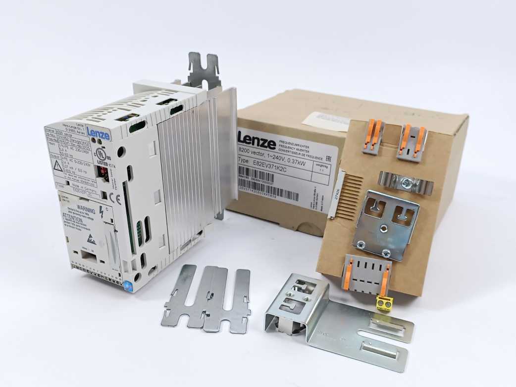 LENZE E82EV371C2C Inverter Drive E82EV371K2C + E82ZAFSC100