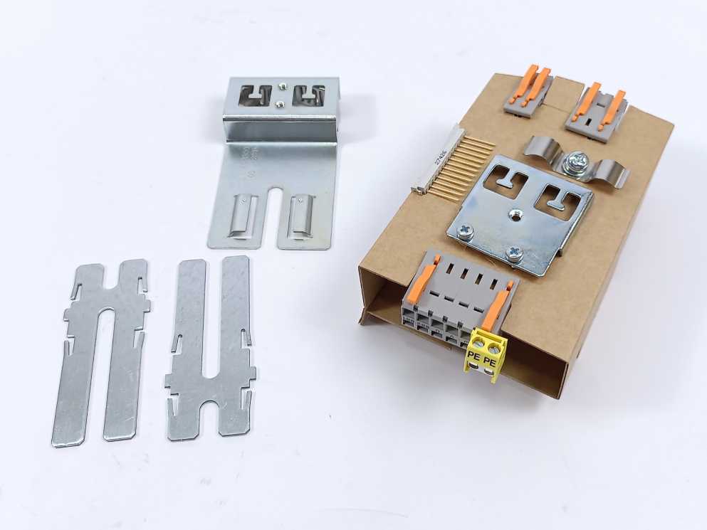 LENZE E82EV371C2C Inverter Drive E82EV371K2C + E82ZAFSC100